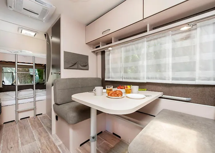 Kemping Bauer Caravan In Fkk Solaris Poreč