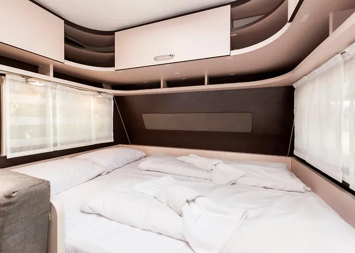 Bauer Caravan In Fkk Solaris Kemping Poreč