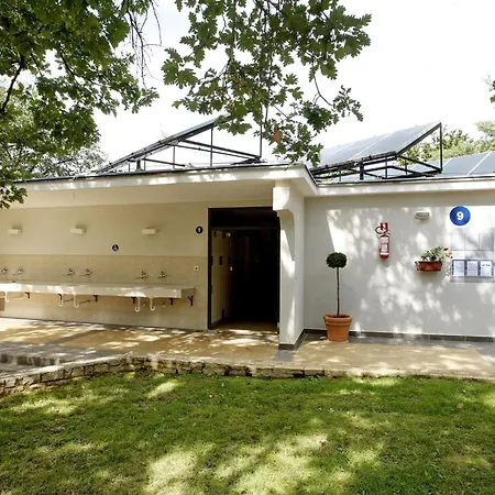 Bauer Caravan In Fkk Solaris * بوريتش