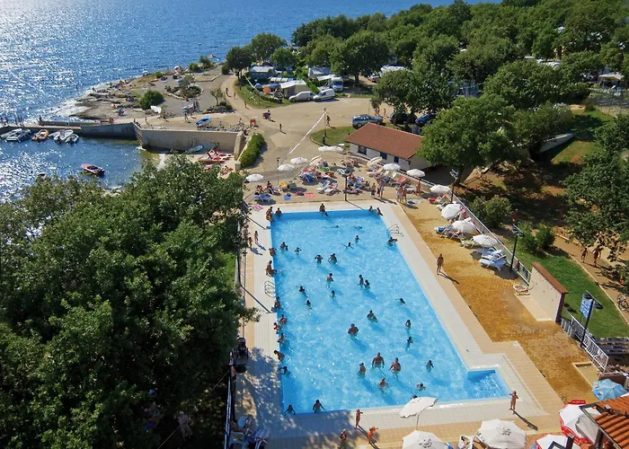 Kamp alanı Bauer Caravan In Fkk Solaris *