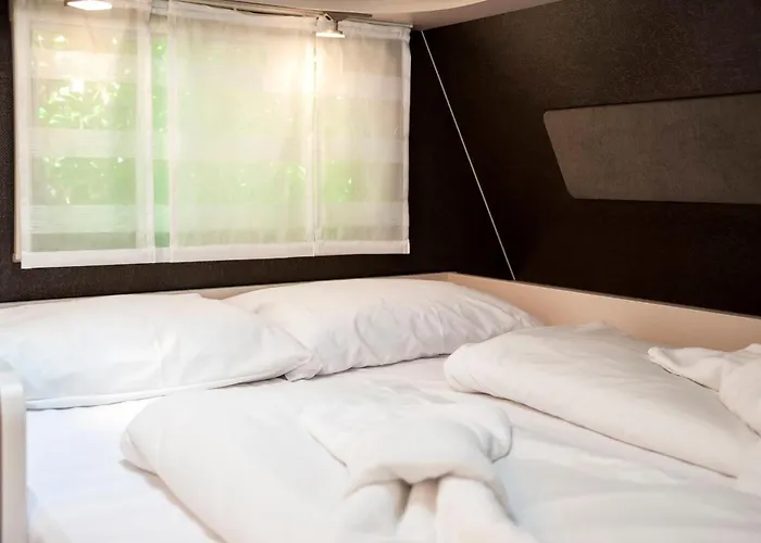 Bauer Caravan In Fkk Solaris