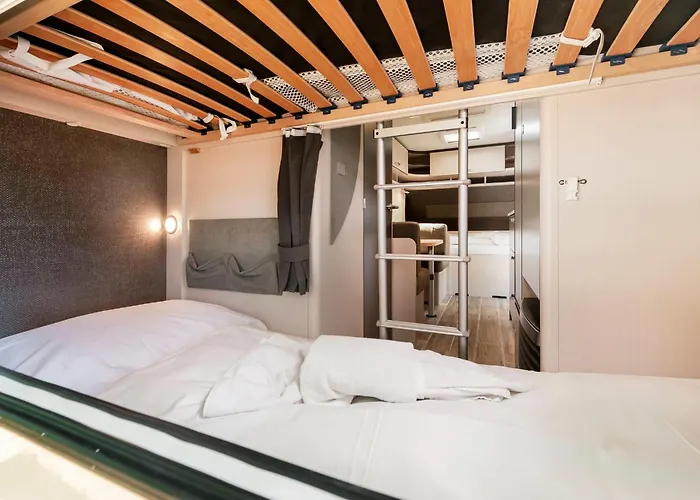 Bauer Caravan In Fkk Solaris مكان تخييم بوريتش