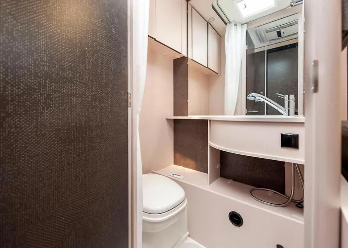 Bauer Caravan In Fkk Solaris Kemping *